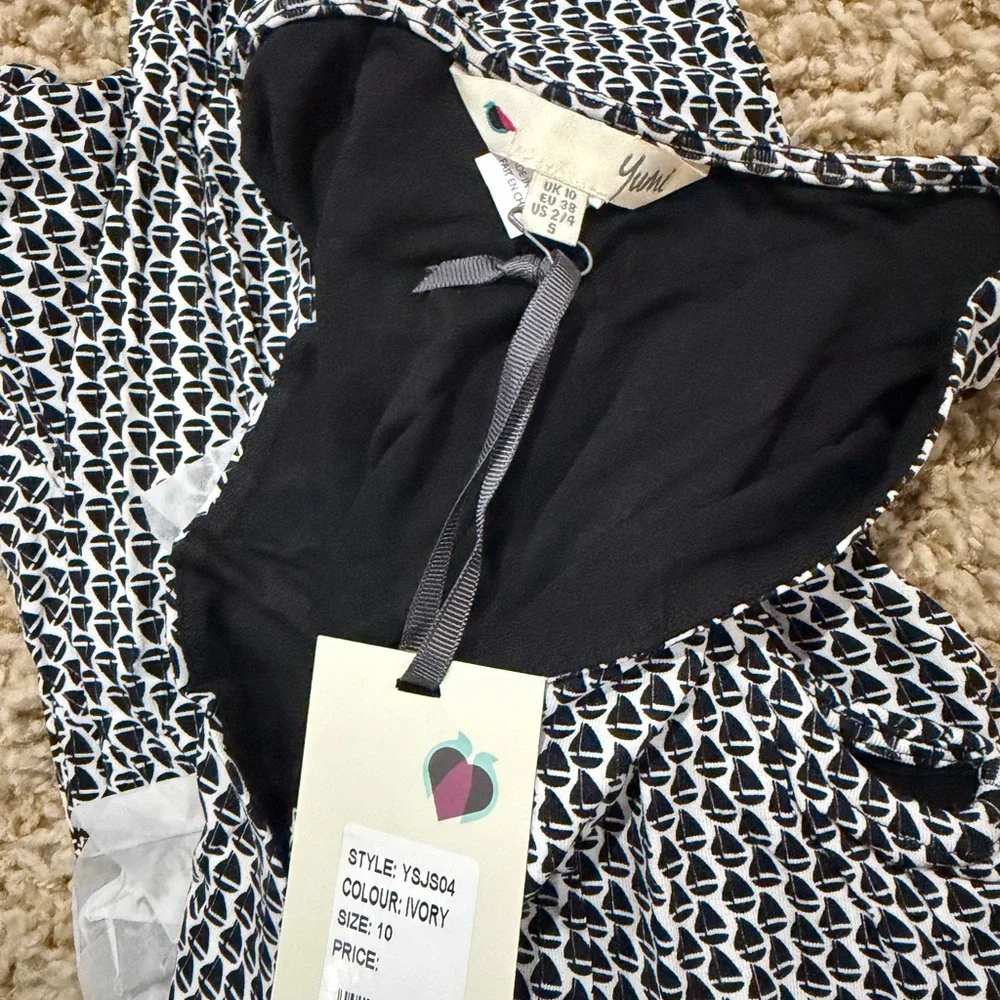 NWT YUMI Black & White Jumpsuit Small - Picture 3 of 6